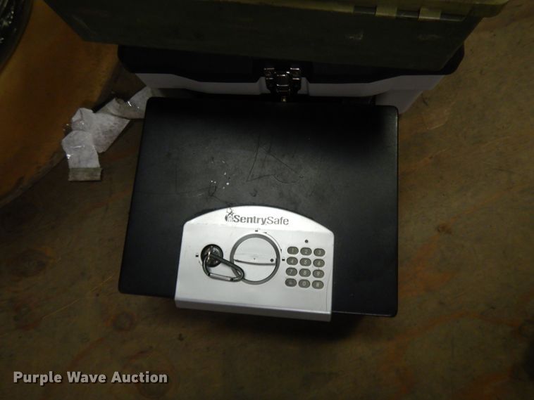 image for item DG7923 Sporting goods