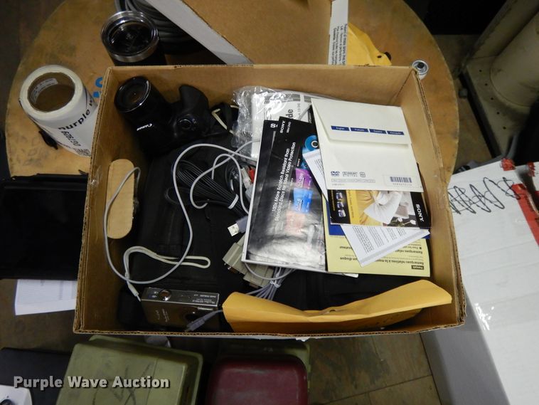 image for item DG7927 Household items