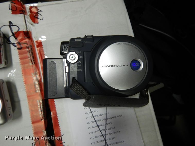 image for item DG7927 Household items