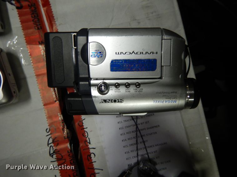 image for item DG7927 Household items