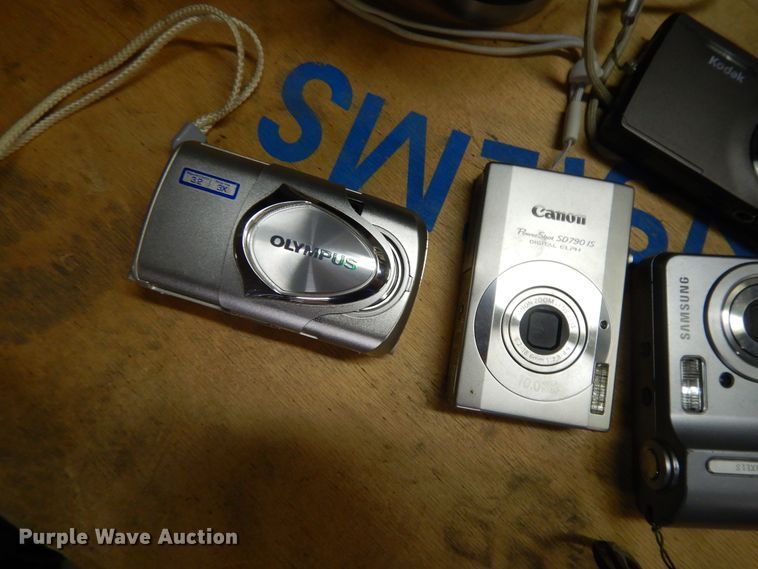 image for item DG7927 Household items