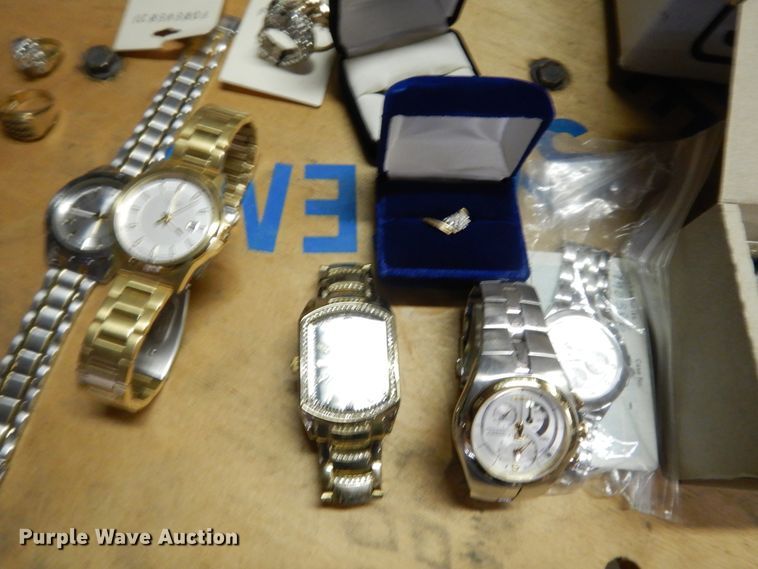 image for item DG7927 Household items