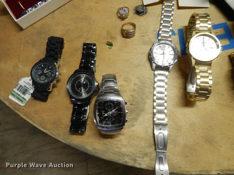 image for item DG7927 Household items