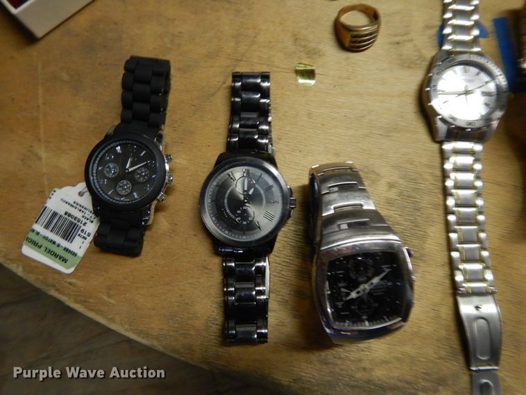 image for item DG7927 Household items