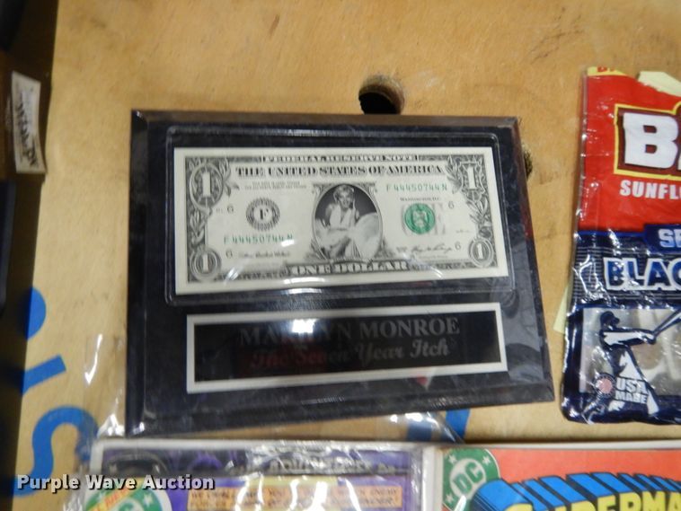 image for item DG7927 Household items