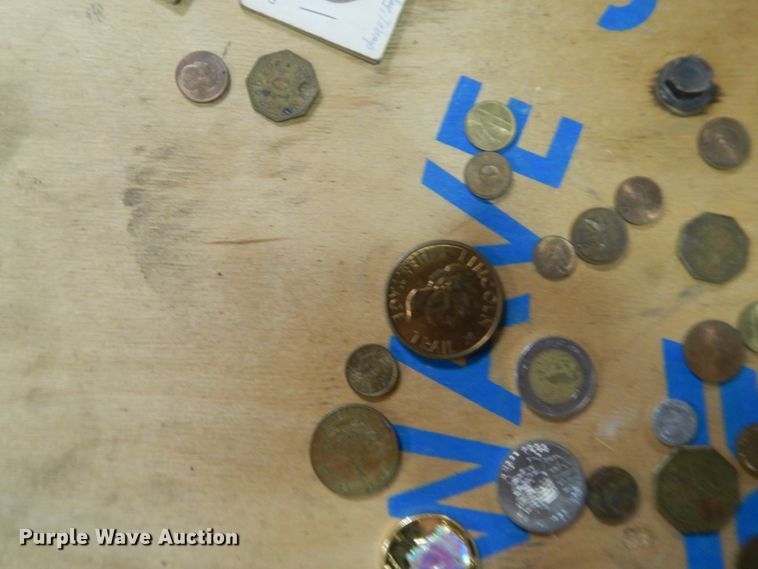 image for item DG7927 Household items