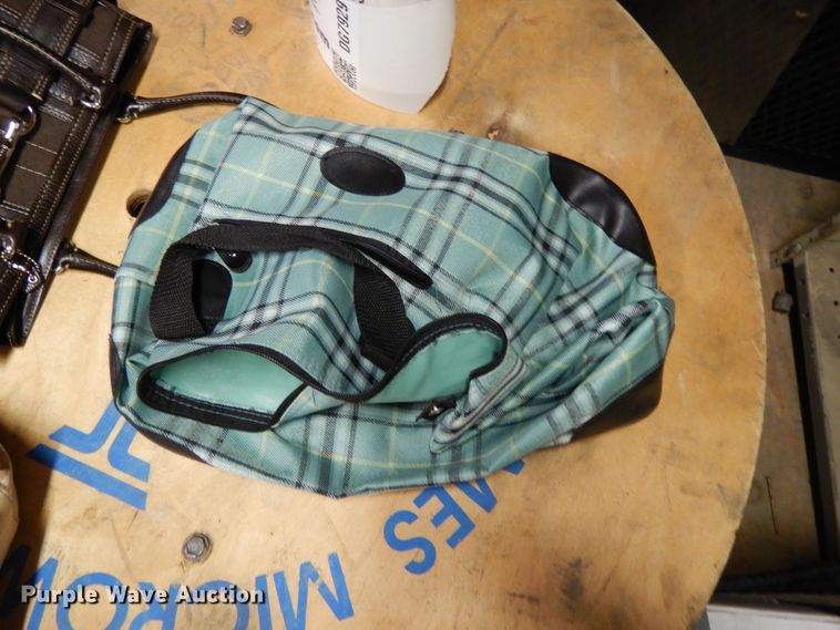 image for item DG7927 Household items