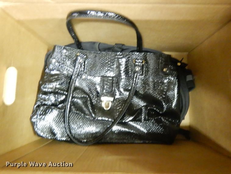 image for item DG7927 Household items