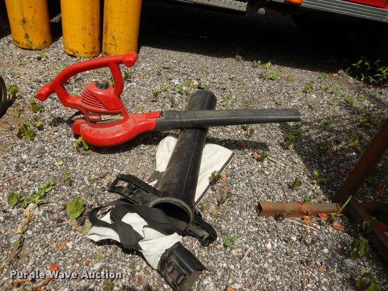 image for item DG7931 Lawn and garden equipment