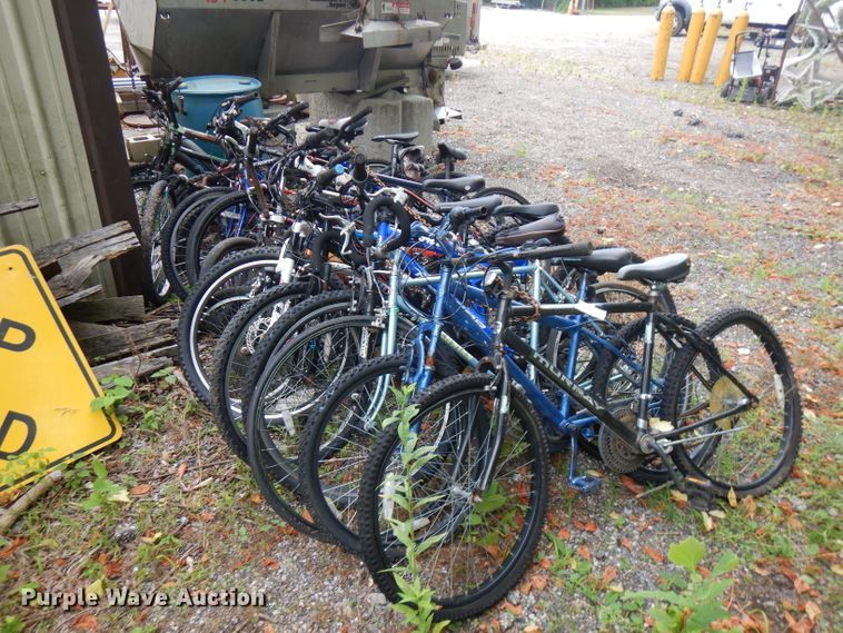 image for item DG7932 Approximately 18 bicycles