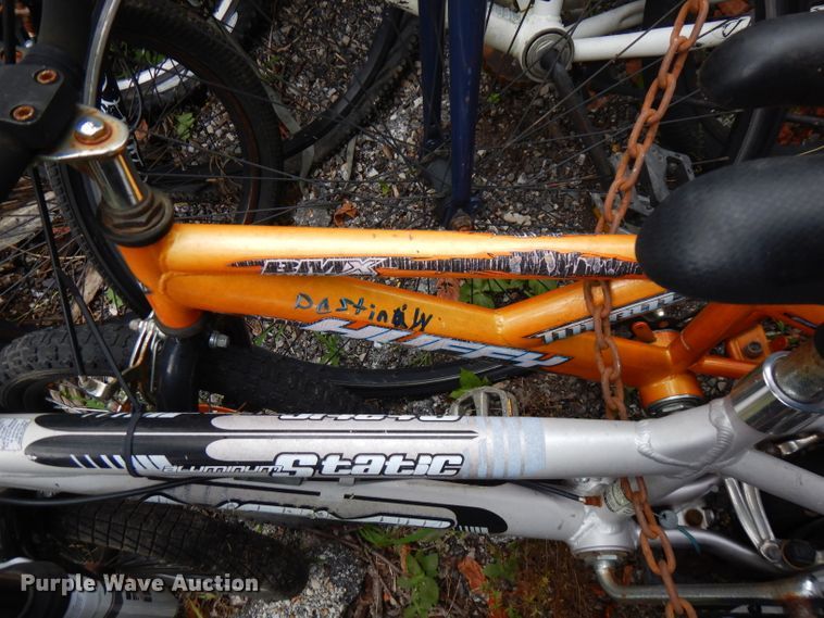 image for item DG7932 Approximately 18 bicycles