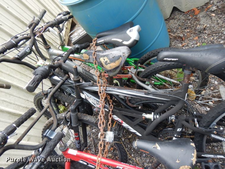 image for item DG7932 Approximately 18 bicycles