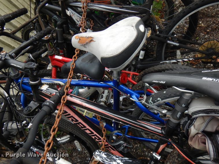 image for item DG7932 Approximately 18 bicycles