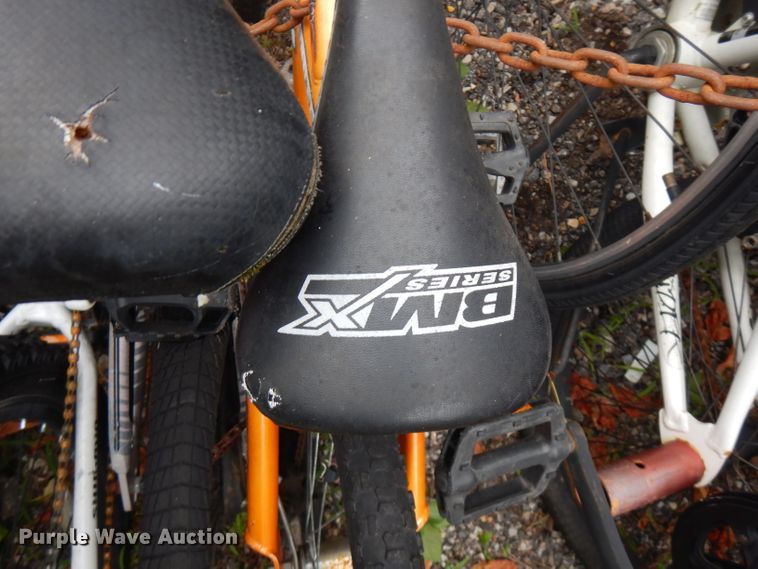 image for item DG7932 Approximately 18 bicycles