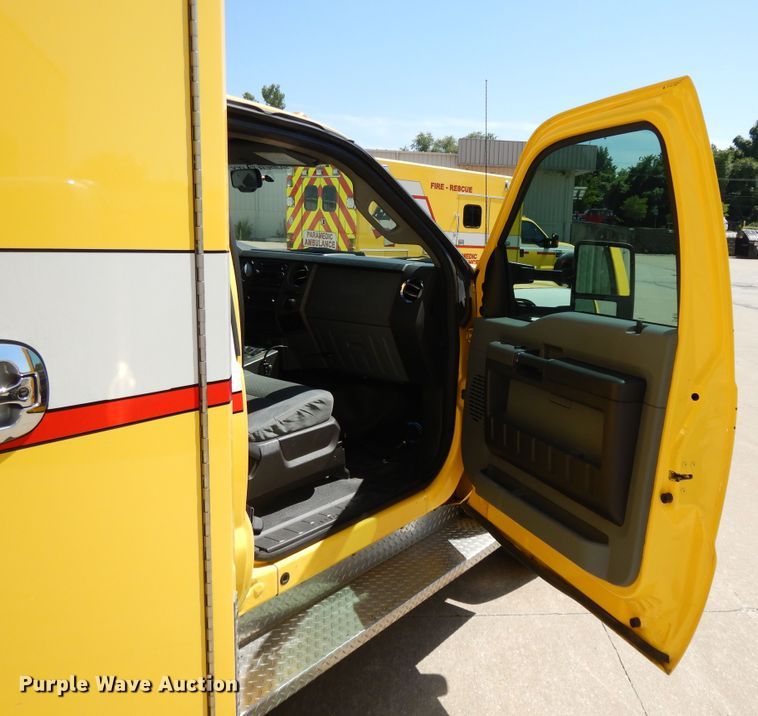 image for item DG7977 2012 Ford F450 Super Duty XLT  ambulance