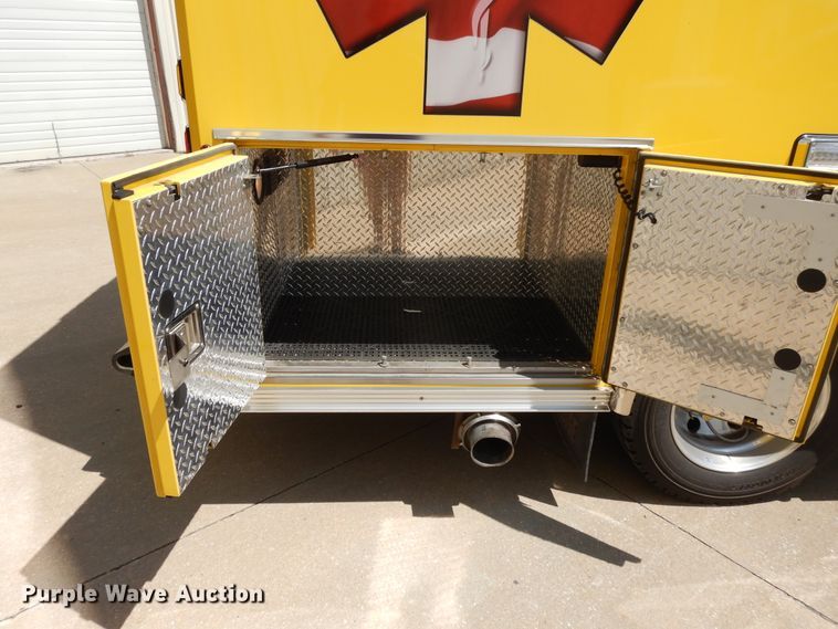 image for item DG7977 2012 Ford F450 Super Duty XLT  ambulance