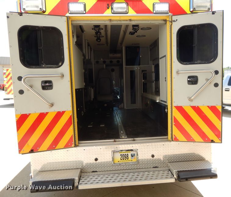 image for item DG7977 2012 Ford F450 Super Duty XLT  ambulance