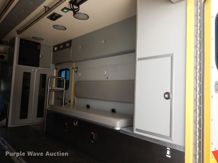 image for item DG7977 2012 Ford F450 Super Duty XLT  ambulance