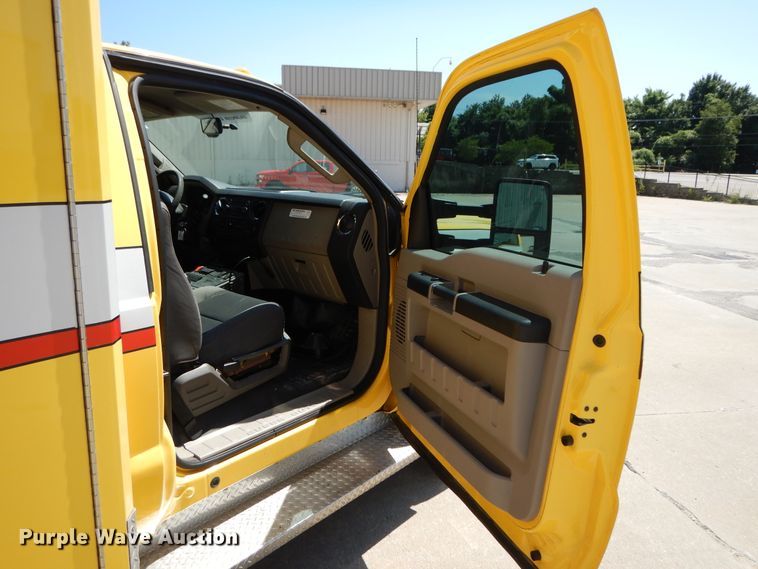 image for item DG7978 2009 Ford F450 Super Duty  ambulance