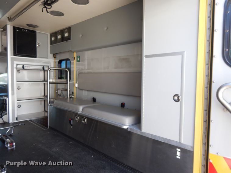 image for item DG7978 2009 Ford F450 Super Duty  ambulance