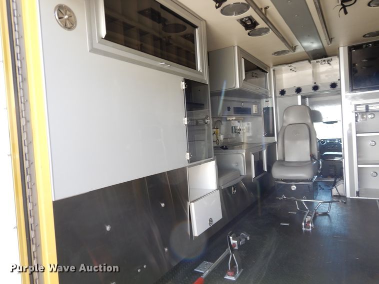image for item DG7978 2009 Ford F450 Super Duty  ambulance