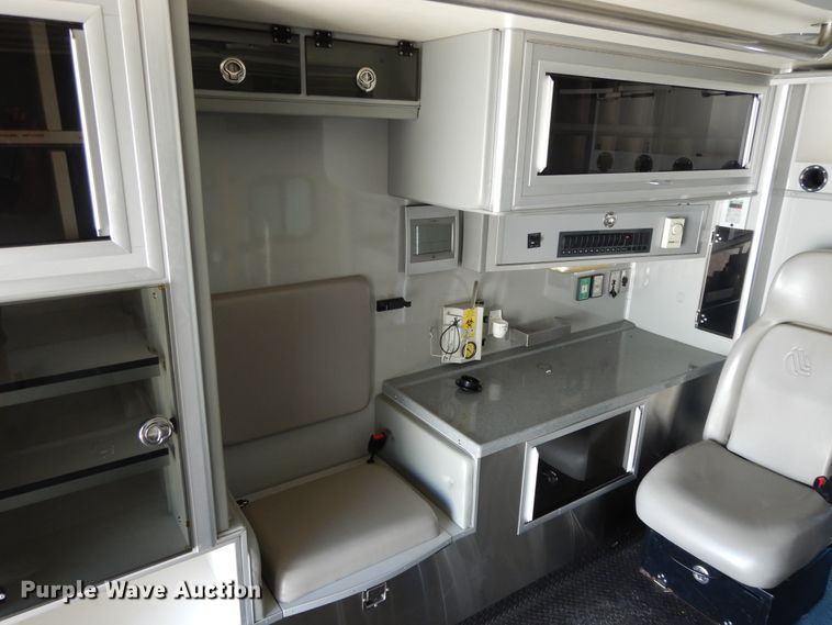 image for item DG7978 2009 Ford F450 Super Duty  ambulance