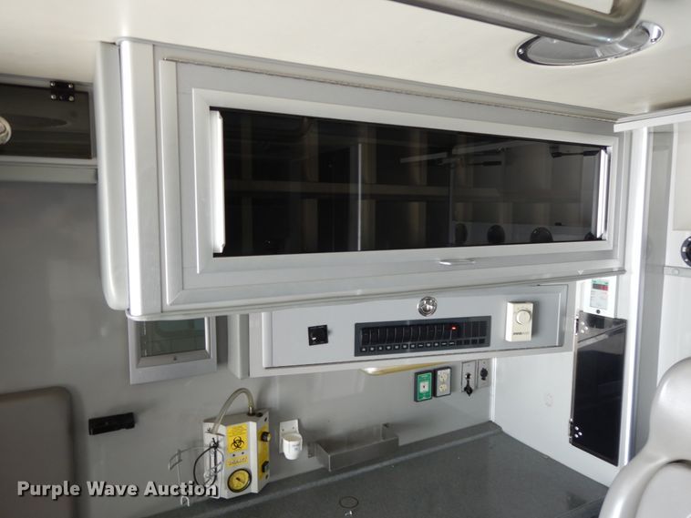 image for item DG7978 2009 Ford F450 Super Duty  ambulance