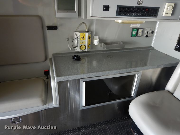 image for item DG7978 2009 Ford F450 Super Duty  ambulance