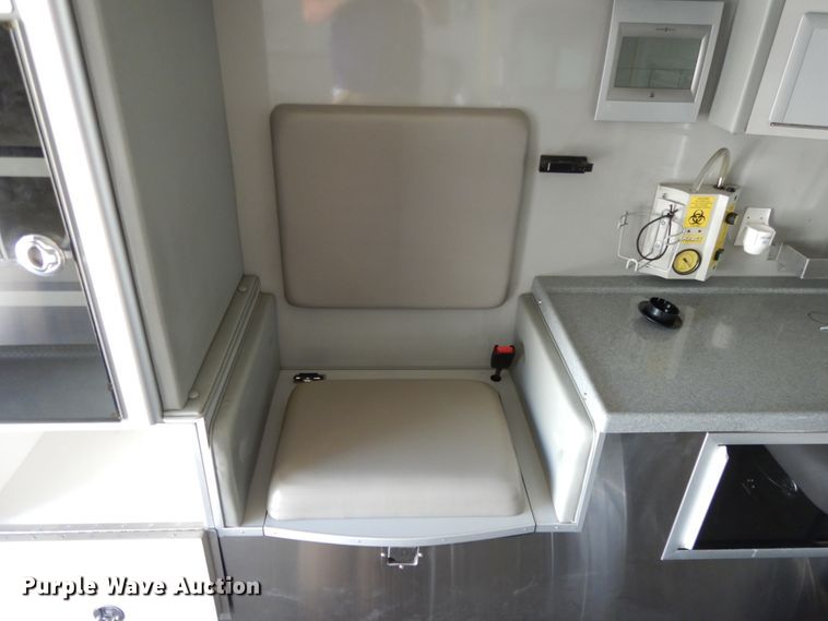 image for item DG7978 2009 Ford F450 Super Duty  ambulance