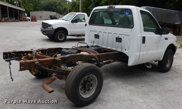 image for item DG8052 2001 Ford F250 Super Duty  pickup truck cab and chassis