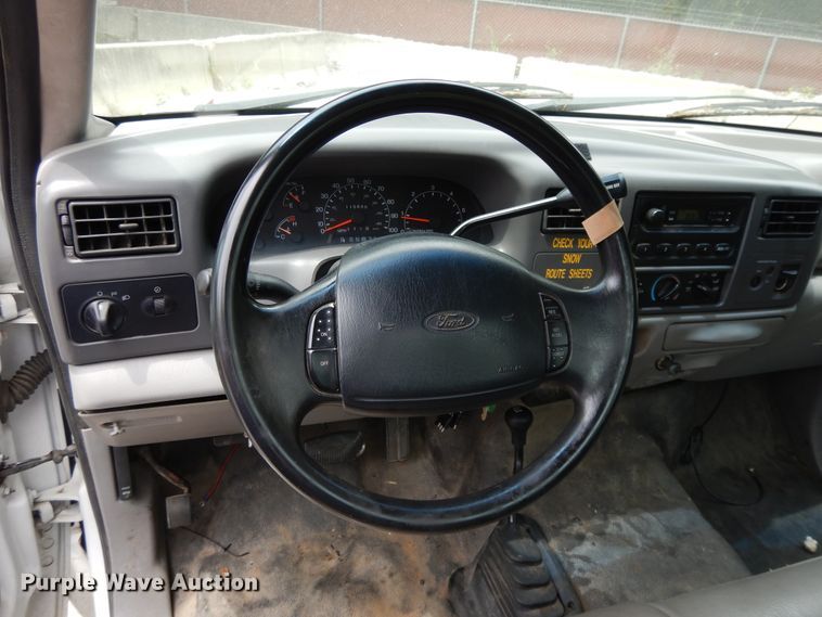 image for item DG8052 2001 Ford F250 Super Duty  pickup truck cab and chassis