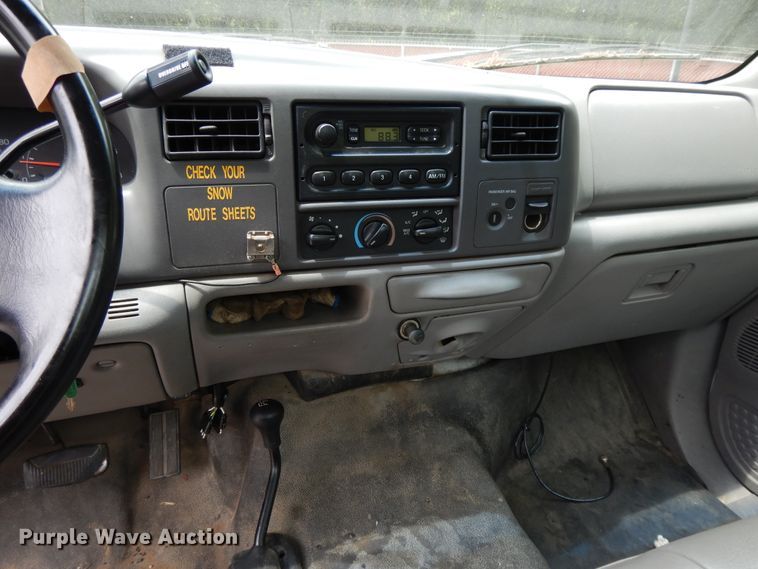 image for item DG8052 2001 Ford F250 Super Duty  pickup truck cab and chassis