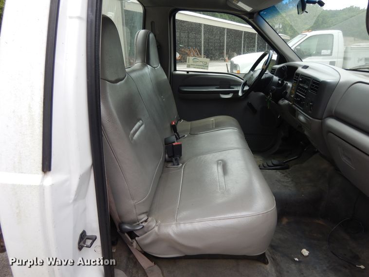 image for item DG8052 2001 Ford F250 Super Duty  pickup truck cab and chassis