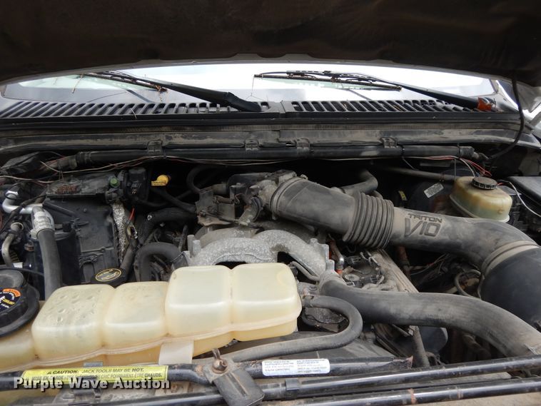 image for item DG8052 2001 Ford F250 Super Duty  pickup truck cab and chassis