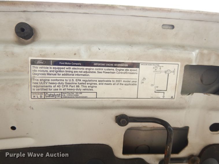 image for item DG8052 2001 Ford F250 Super Duty  pickup truck cab and chassis