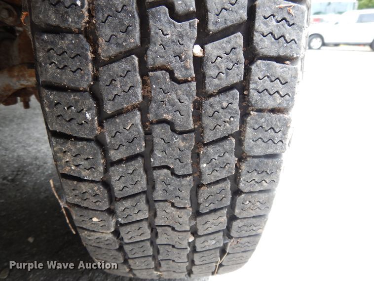 image for item DG8052 2001 Ford F250 Super Duty  pickup truck cab and chassis