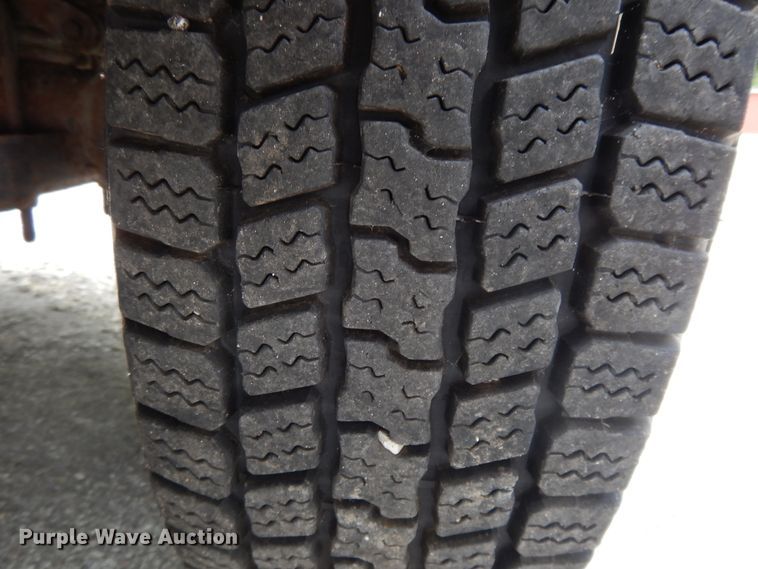 image for item DG8052 2001 Ford F250 Super Duty  pickup truck cab and chassis