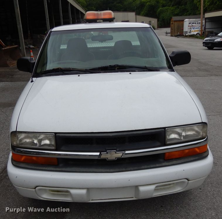 image for item DG8056 1999 Chevrolet S10  Ext. Cab pickup truck