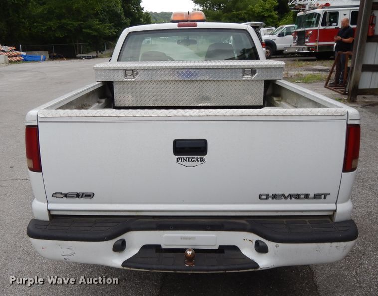 image for item DG8056 1999 Chevrolet S10  Ext. Cab pickup truck