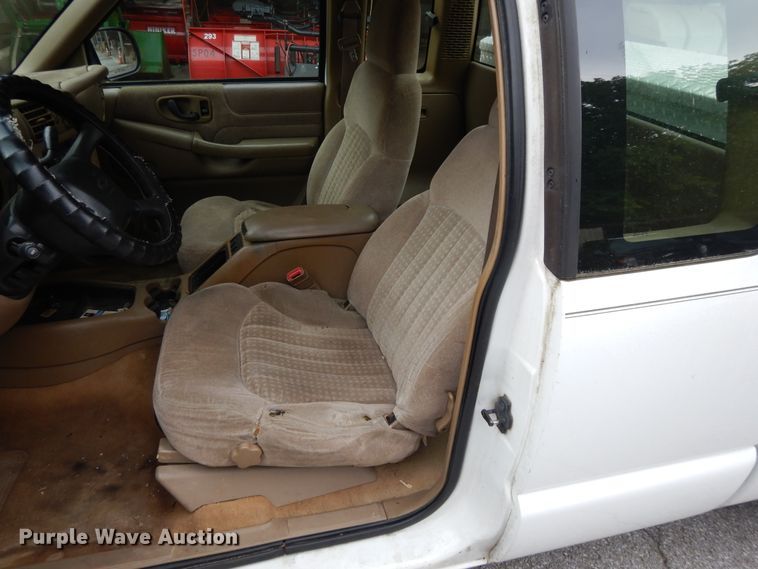 image for item DG8056 1999 Chevrolet S10  Ext. Cab pickup truck