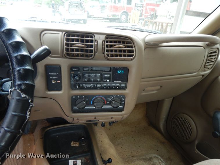 image for item DG8056 1999 Chevrolet S10  Ext. Cab pickup truck