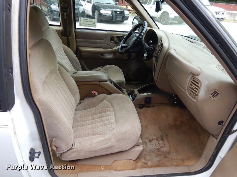 image for item DG8056 1999 Chevrolet S10  Ext. Cab pickup truck