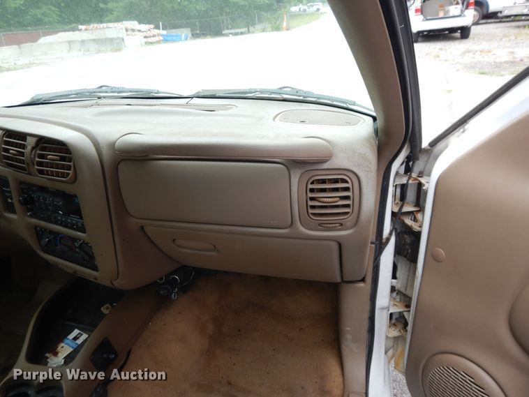 image for item DG8056 1999 Chevrolet S10  Ext. Cab pickup truck