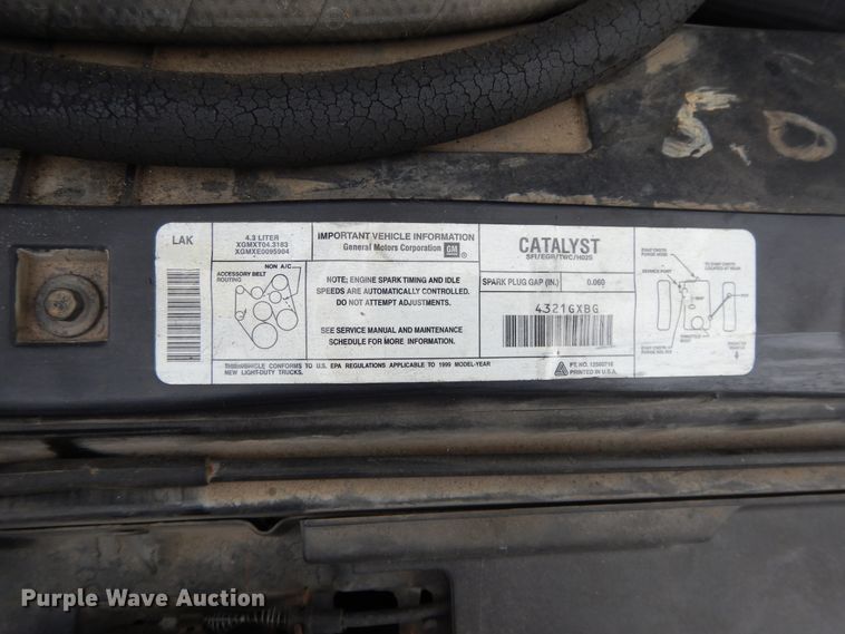 image for item DG8056 1999 Chevrolet S10  Ext. Cab pickup truck