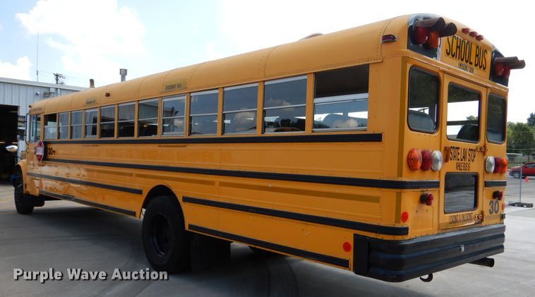 image for item DH7003 2001 International 3800  school bus