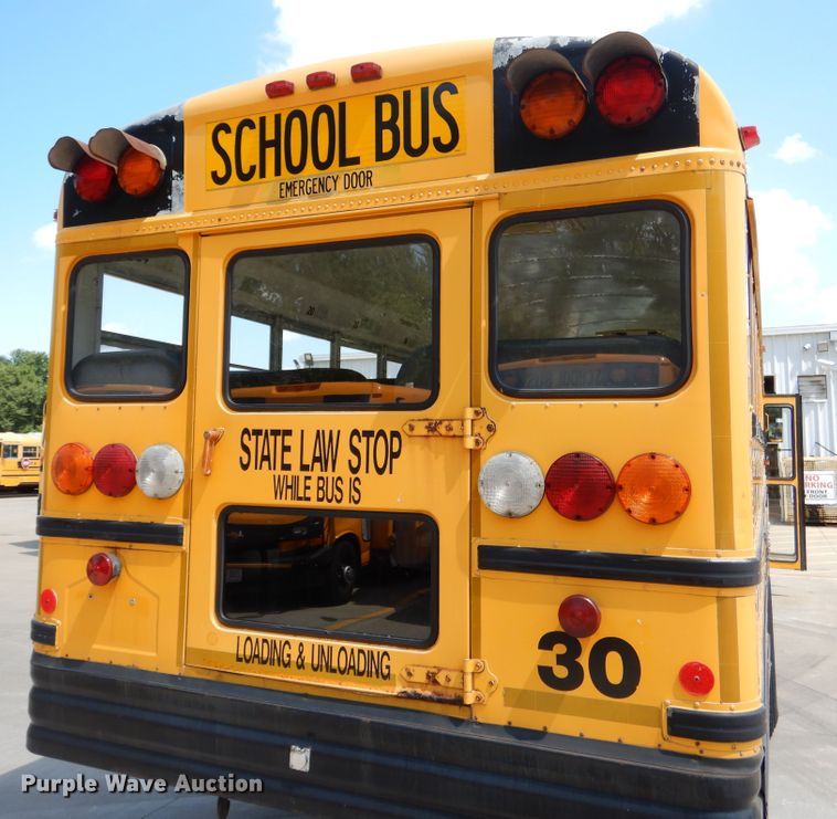 image for item DH7003 2001 International 3800  school bus