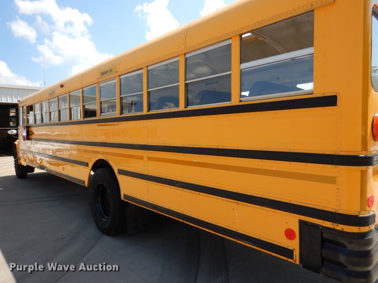 image for item DH7003 2001 International 3800  school bus