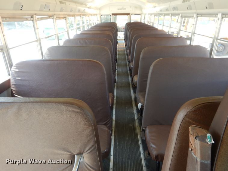image for item DH7003 2001 International 3800  school bus