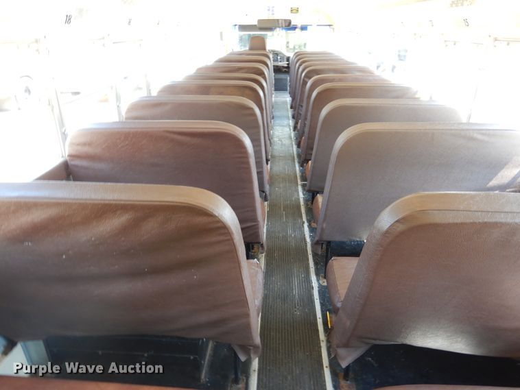 image for item DH7003 2001 International 3800  school bus