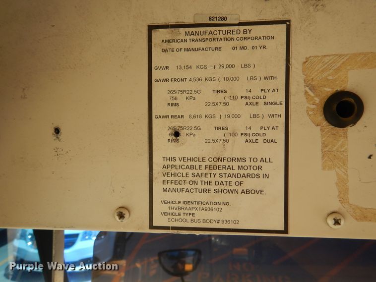 image for item DH7003 2001 International 3800  school bus